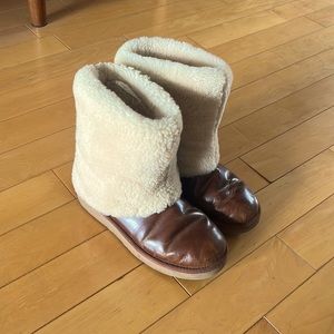 Girls Ugg Fall Boots Brown and Cream Colored Shearling Sheepskin
